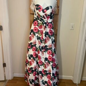 Chic Strapless Floral Dress